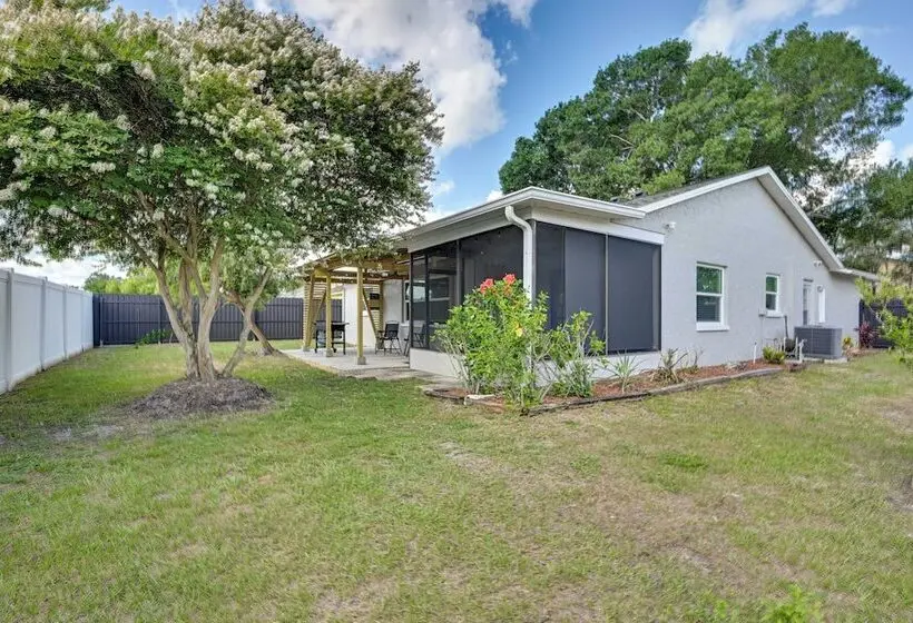 Explore Tampa Bay! Family Home W/ Lanai, Game Room