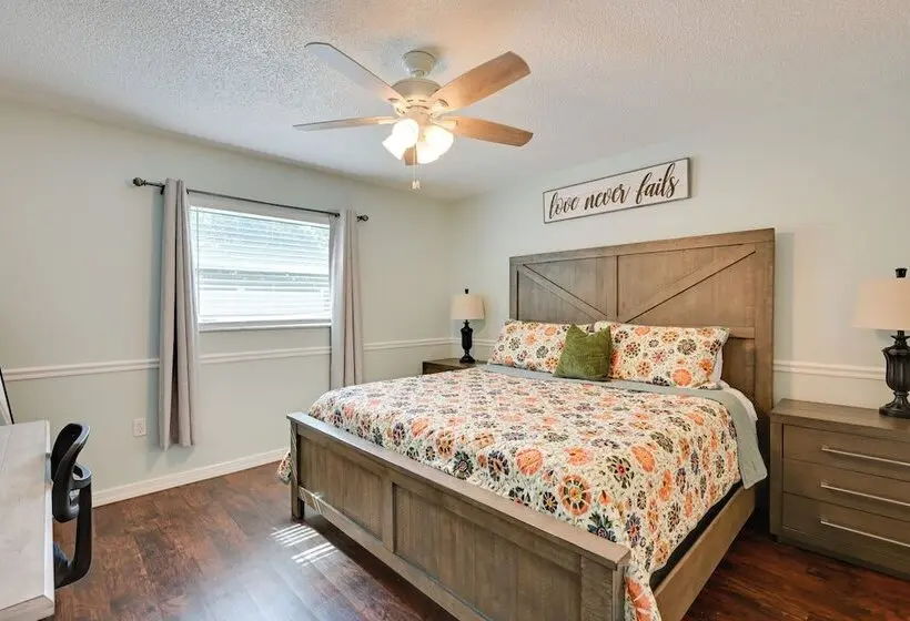 Explore Tampa Bay! Family Home W/ Lanai, Game Room