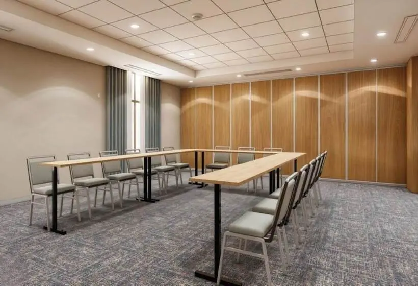 ホテル Hampton Inn By Hilton Manhattan Aggieville