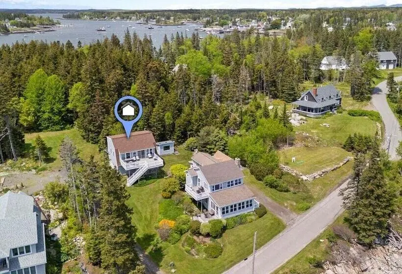 Little White Caps, Quaint Maine Cottage