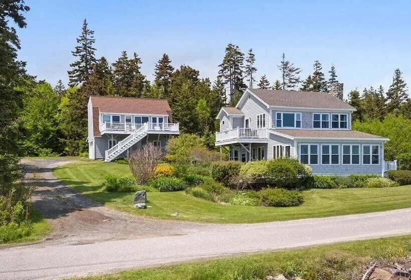 Little White Caps, Quaint Maine Cottage
