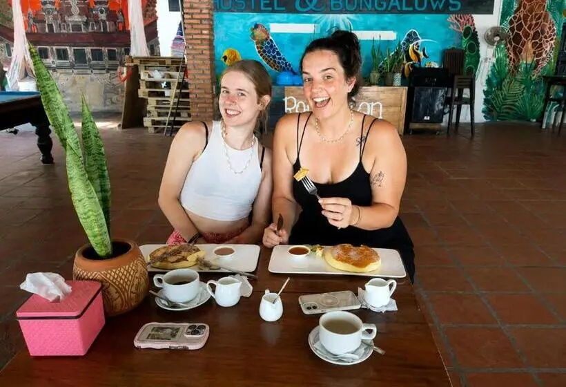 ホテル Koh Rong Beach Hostel And Bungalows