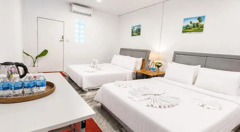 ホテル Koh Rong Beach Hostel And Bungalows
