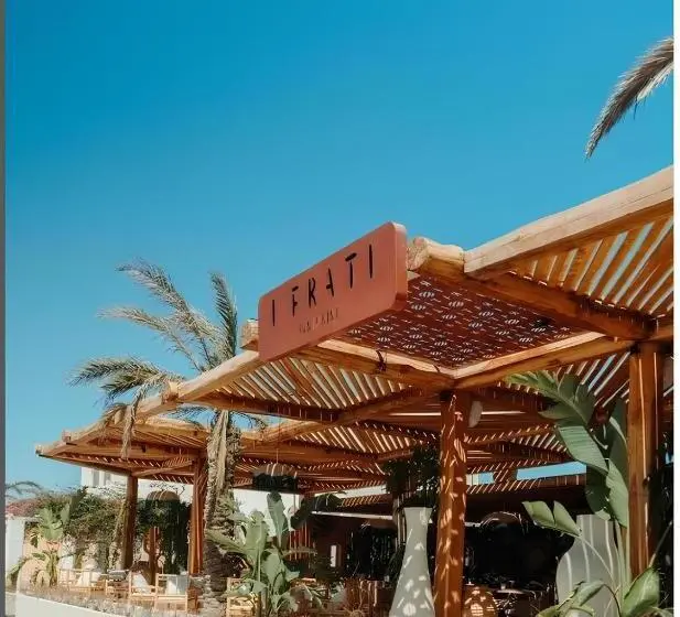 Hotelli Casa Frati Suites & Villas