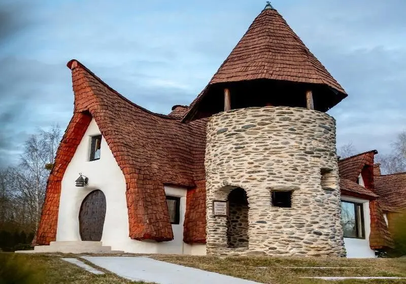 Hotelli Castelul De Lut