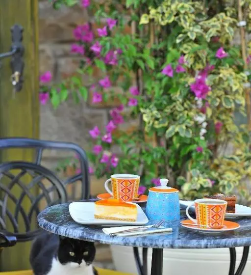 تختخواب و صبحانه Petrino Gökçeada Hotel&kitchen