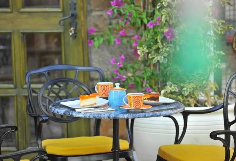 تختخواب و صبحانه Petrino Gökçeada Hotel&kitchen