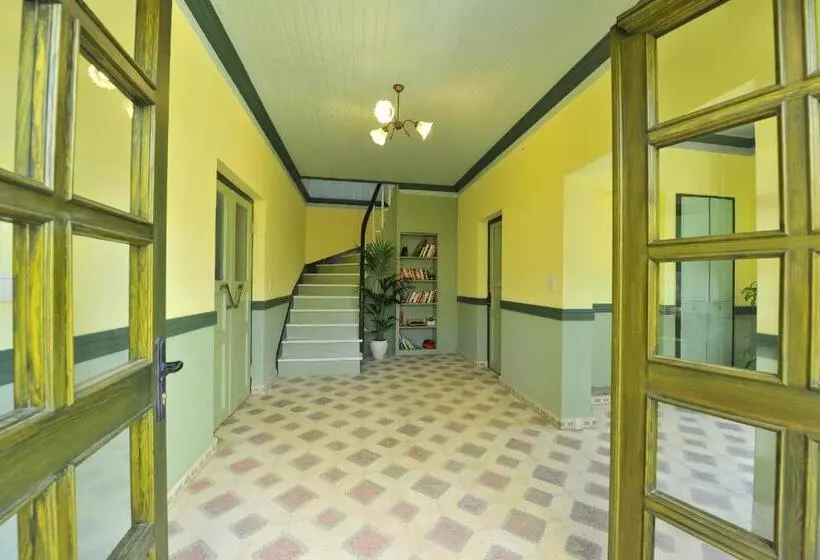 تختخواب و صبحانه Petrino Gökçeada Hotel&kitchen