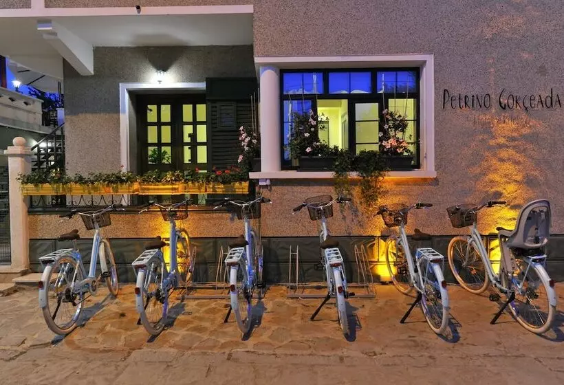 تختخواب و صبحانه Petrino Gökçeada Hotel&kitchen