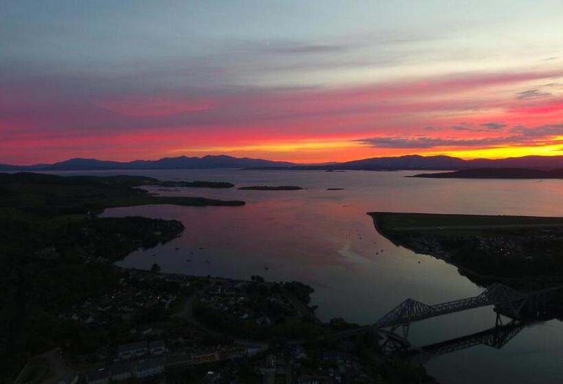 ベッドアンドブレックファースト Tyndrum Lodges