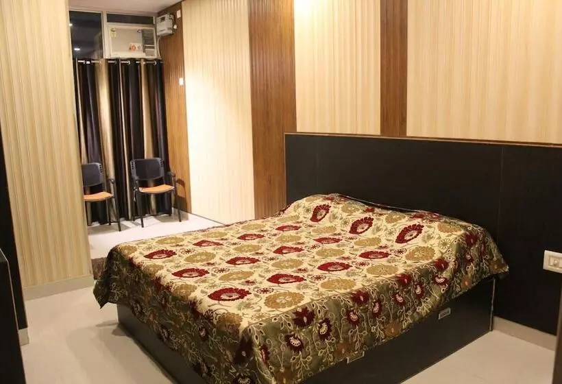 ホテル Gokul Inn