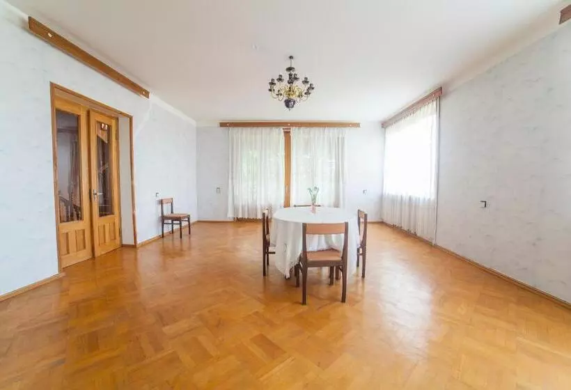 پانسیون Eco House Sabero