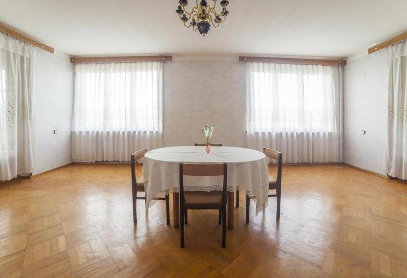 پانسیون Eco House Sabero