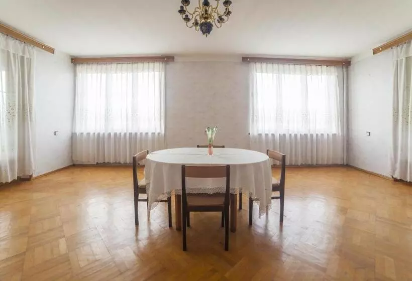 پانسیون Eco House Sabero