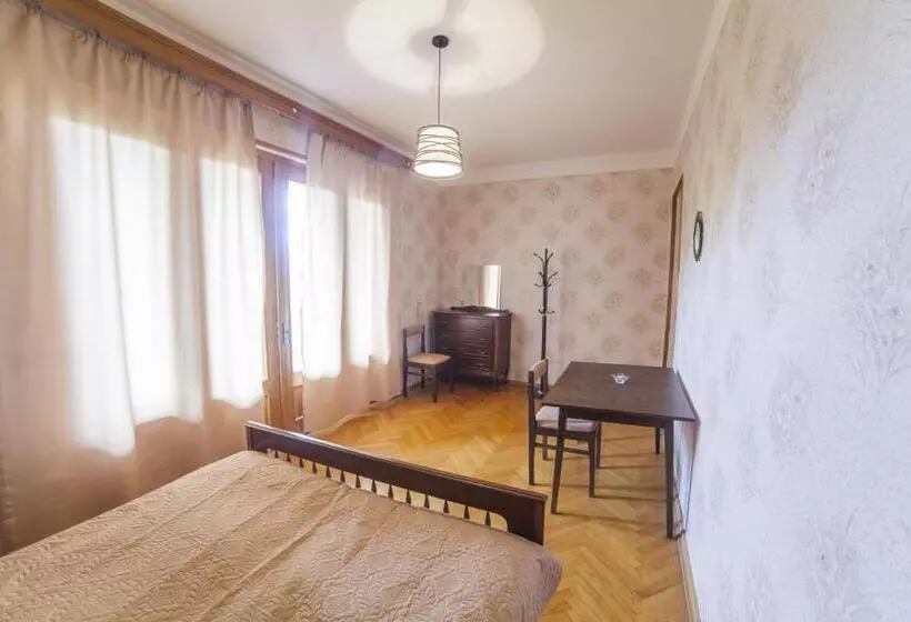 پانسیون Eco House Sabero