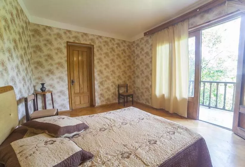 پانسیون Eco House Sabero