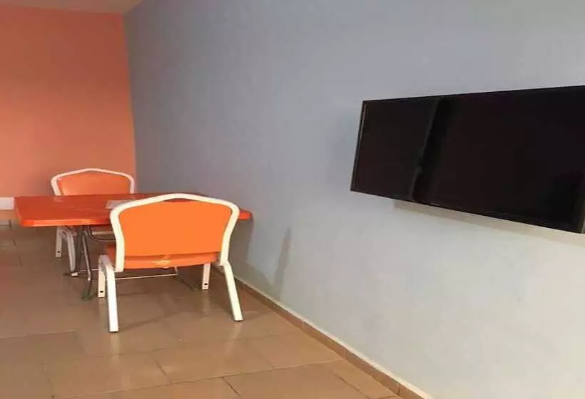 هتل Hôtel Eucalyptus Anan