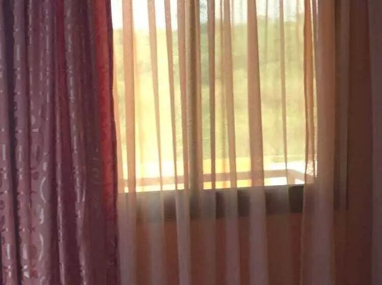 هتل Hôtel Eucalyptus Anan