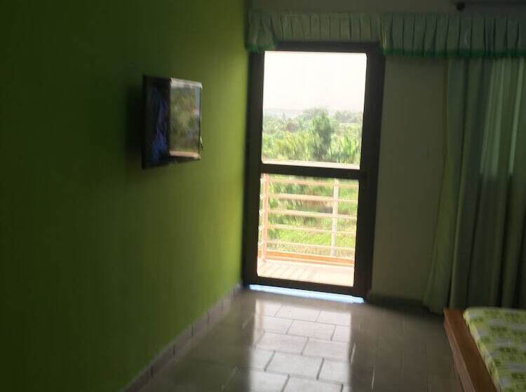 هتل Hôtel Eucalyptus Anan