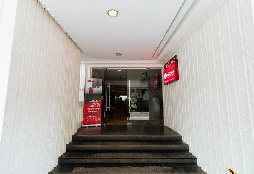 Hotel Reddoorz Premium Near Greenbelt Makati