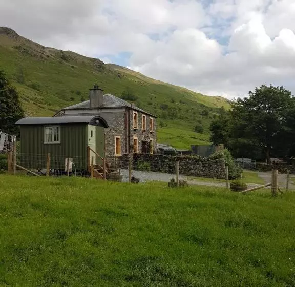 Hotelli Shepherds Hut Dolly Wagon