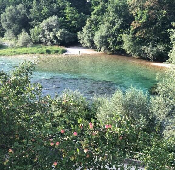 مُتل Pansion Neretva