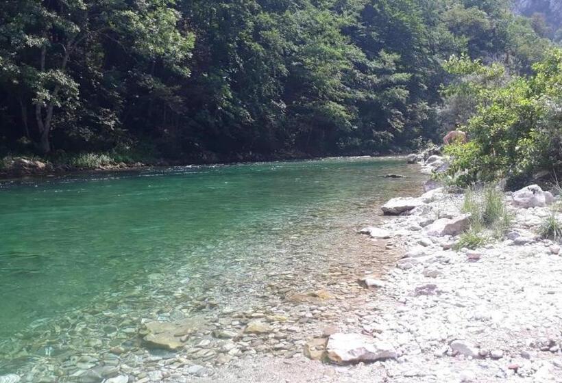 مُتل Pansion Neretva