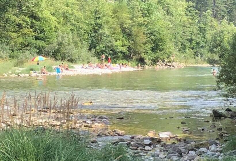 مُتل Pansion Neretva