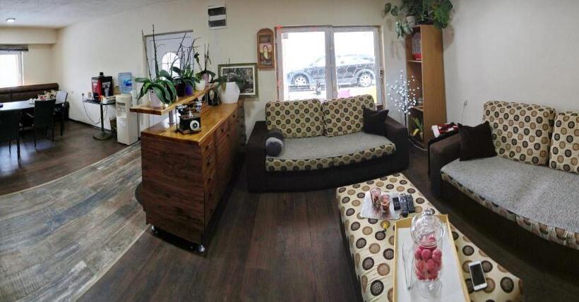 مُتل Pansion Neretva