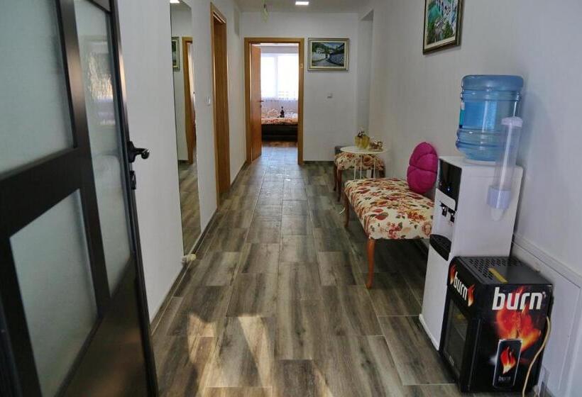 مُتل Pansion Neretva