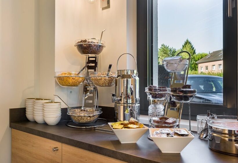 Signature East Hotel Apartment