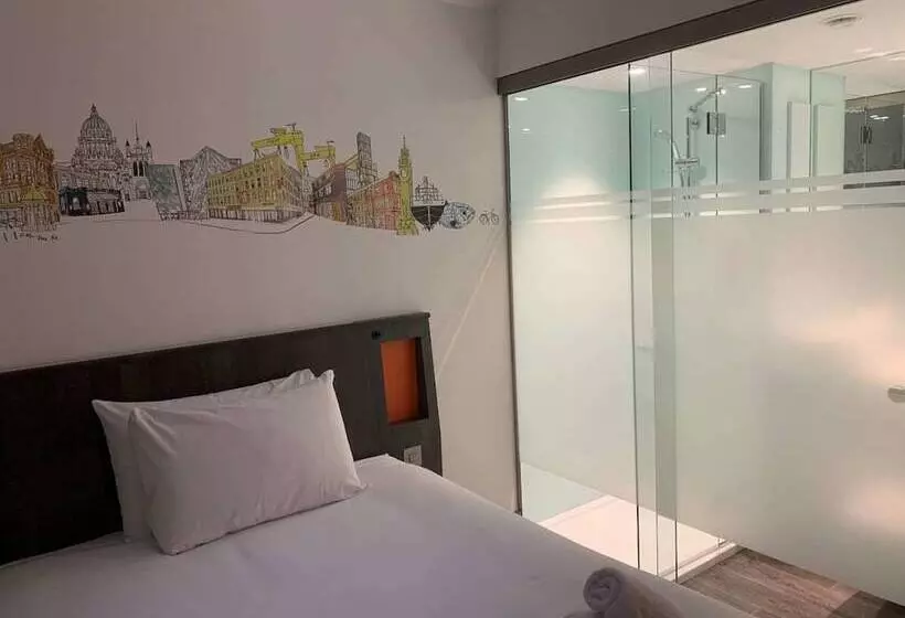 Easyhotel Belfast