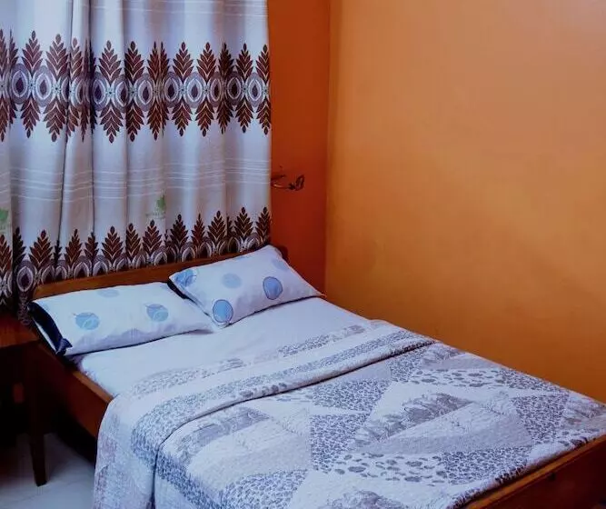 تختخواب و صبحانه Royal Lake View Gardens