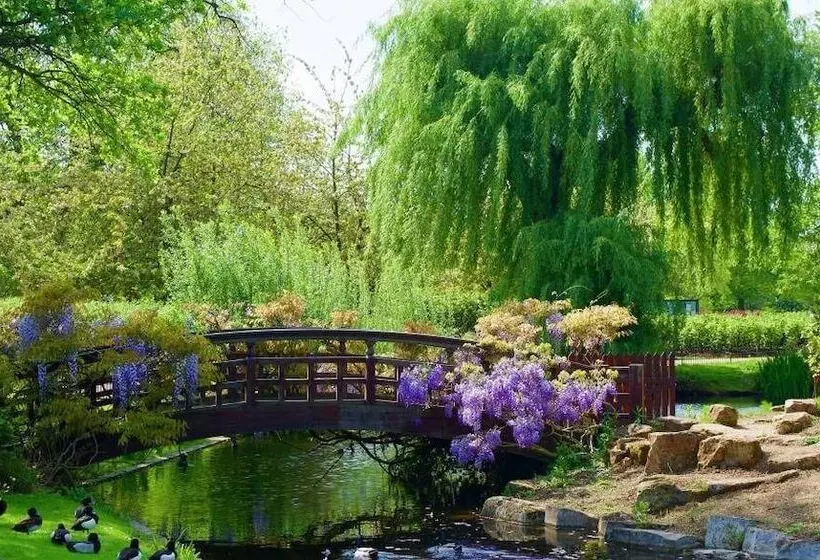 Hotel L Oscar London