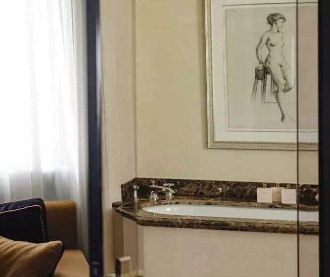 Hotel L Oscar London