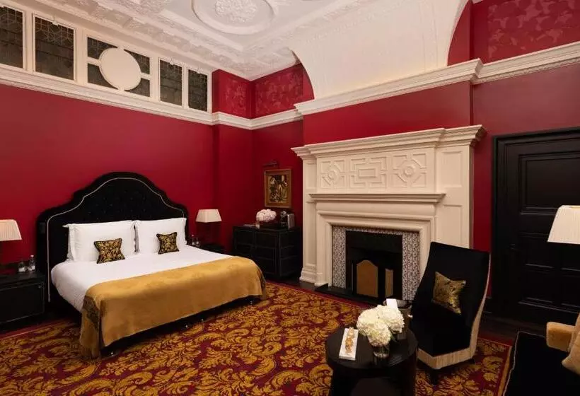 Hotel L Oscar London