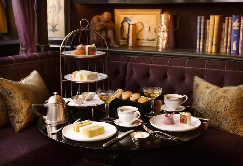 Hotel L Oscar London