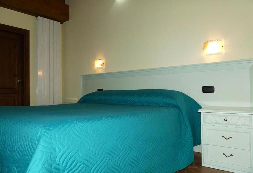 ホテル Villa Montotto