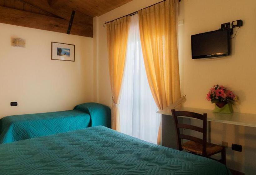 ホテル Villa Montotto