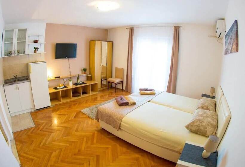 پانسیون Guest House Jasna