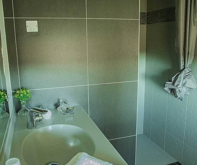 مبيت وإفطار Croix De Pastel