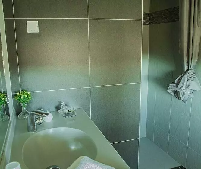 ベッドアンドブレックファースト Croix De Pastel