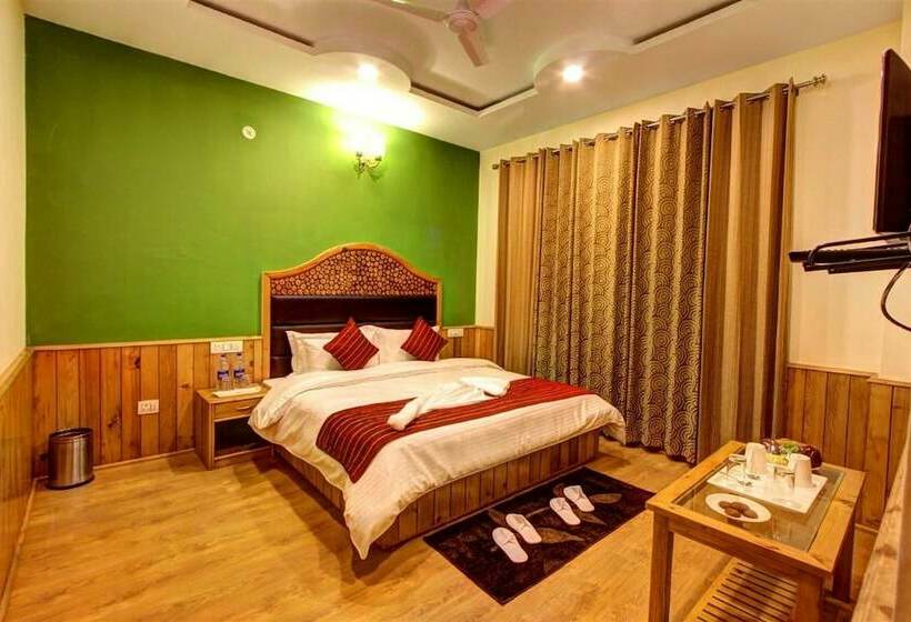 هتل Aamod At Apple Town