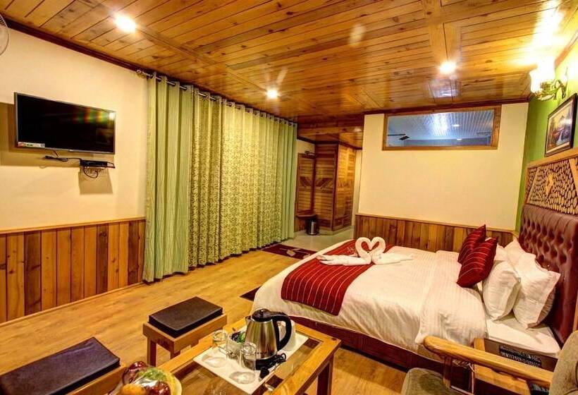 هتل Aamod At Apple Town