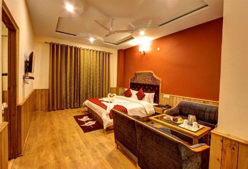 هتل Aamod At Apple Town