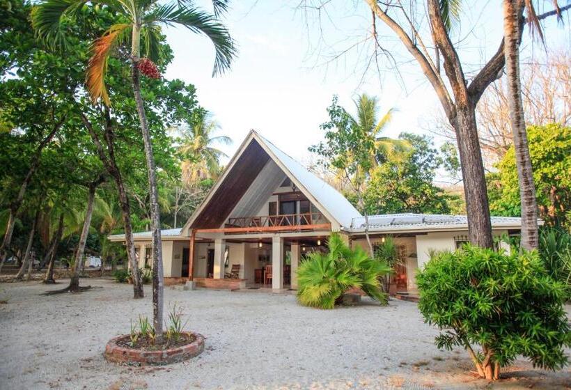 فندق Casa Cecilia Beach Front