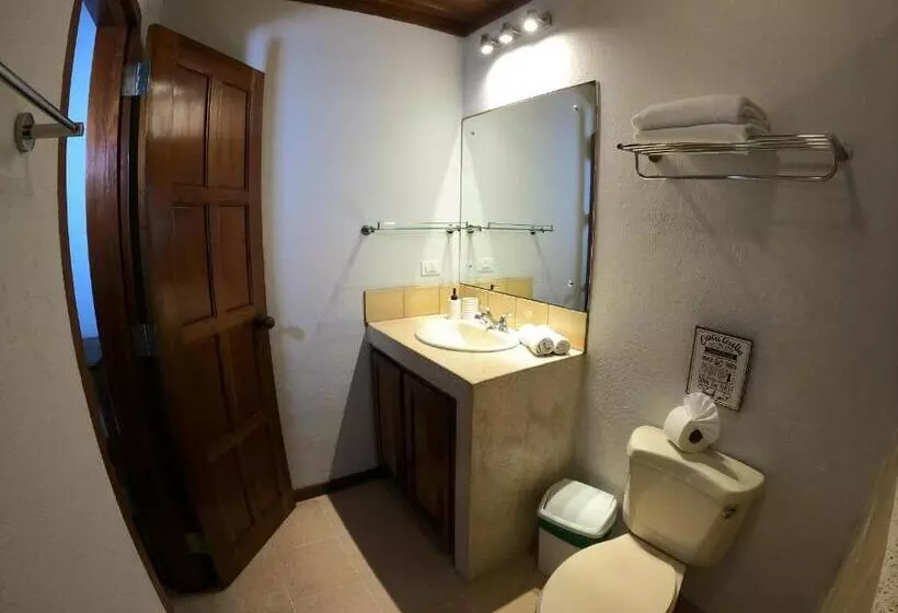 هتل Casa Cecilia Beach Front