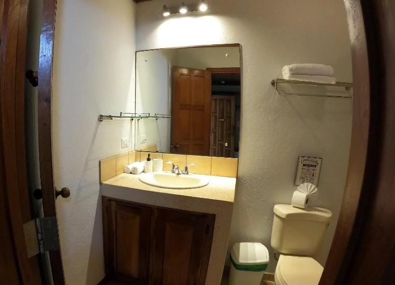 فندق Casa Cecilia Beach Front