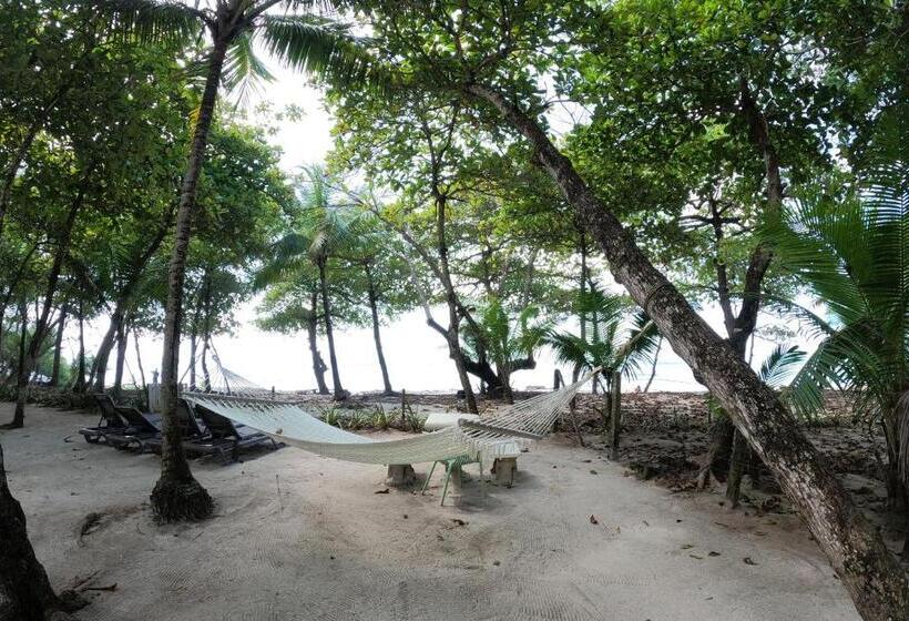 فندق Casa Cecilia Beach Front