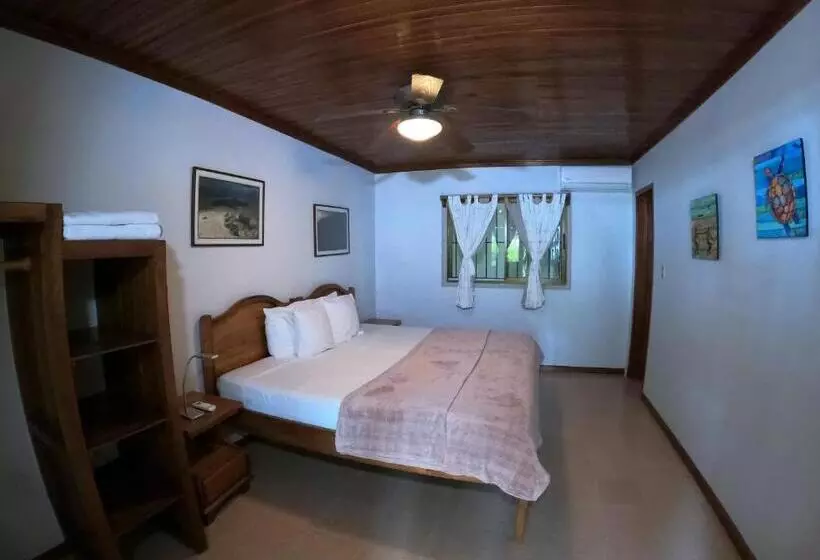 هتل Casa Cecilia Beach Front